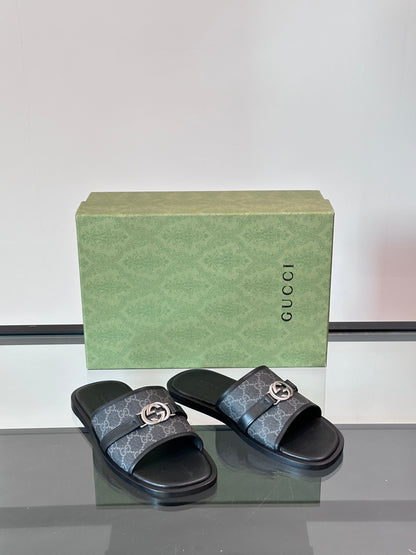 GUCCI SLIPPERS