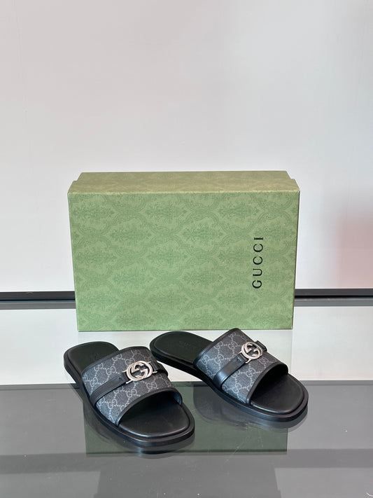 GUCCI SLIPPERS