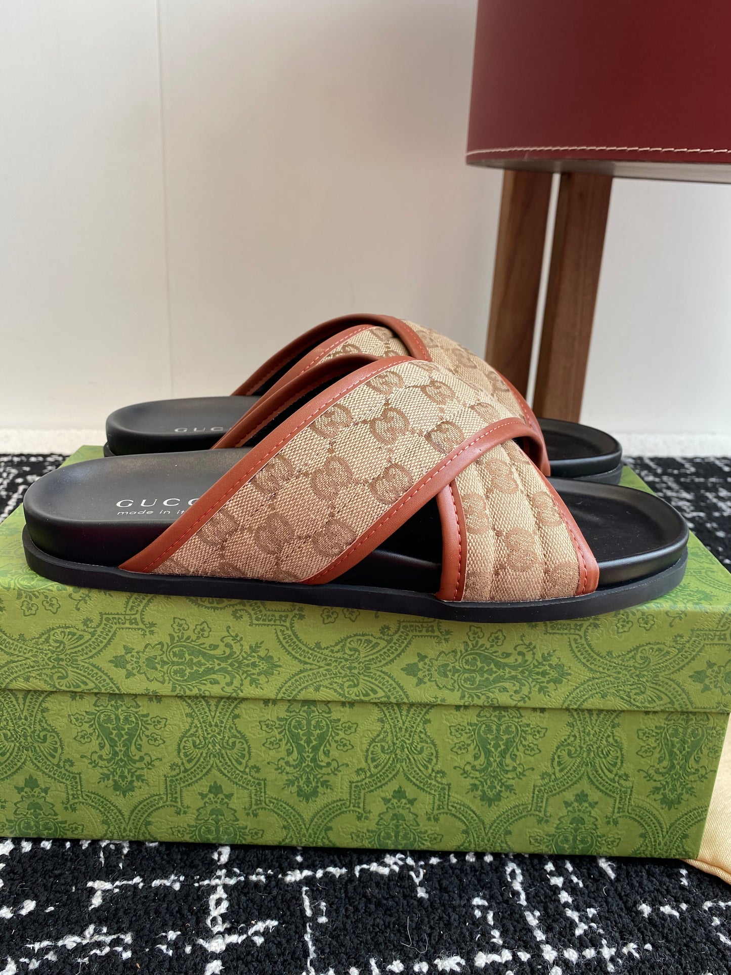 GUCCI SANDALS