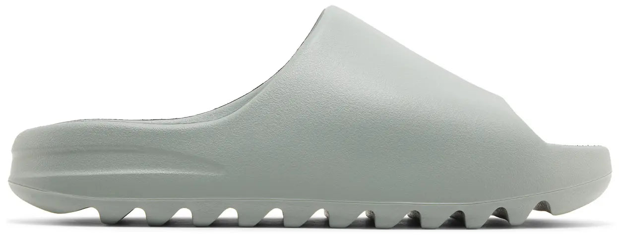 YEEZY SLIDES