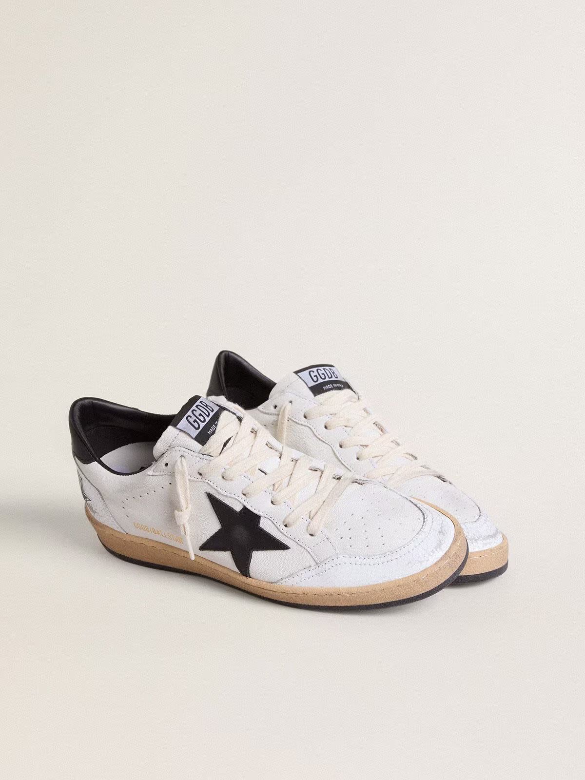 GOLDEN GOOSE- BALL STAR WHITE BLACK