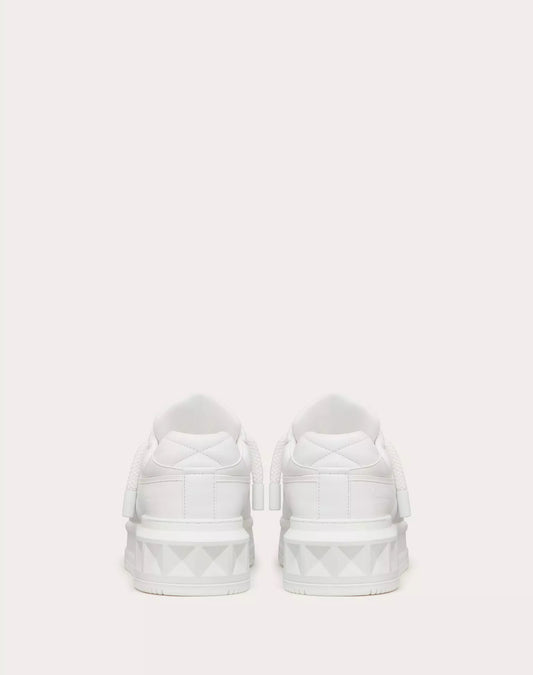 VLTN ONE STUD XL- WHITE
