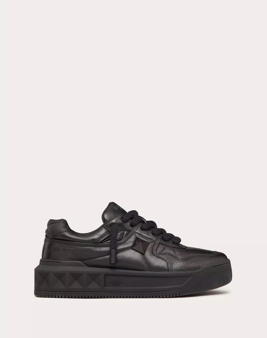 VLTN ONE STUD XL- BLACK