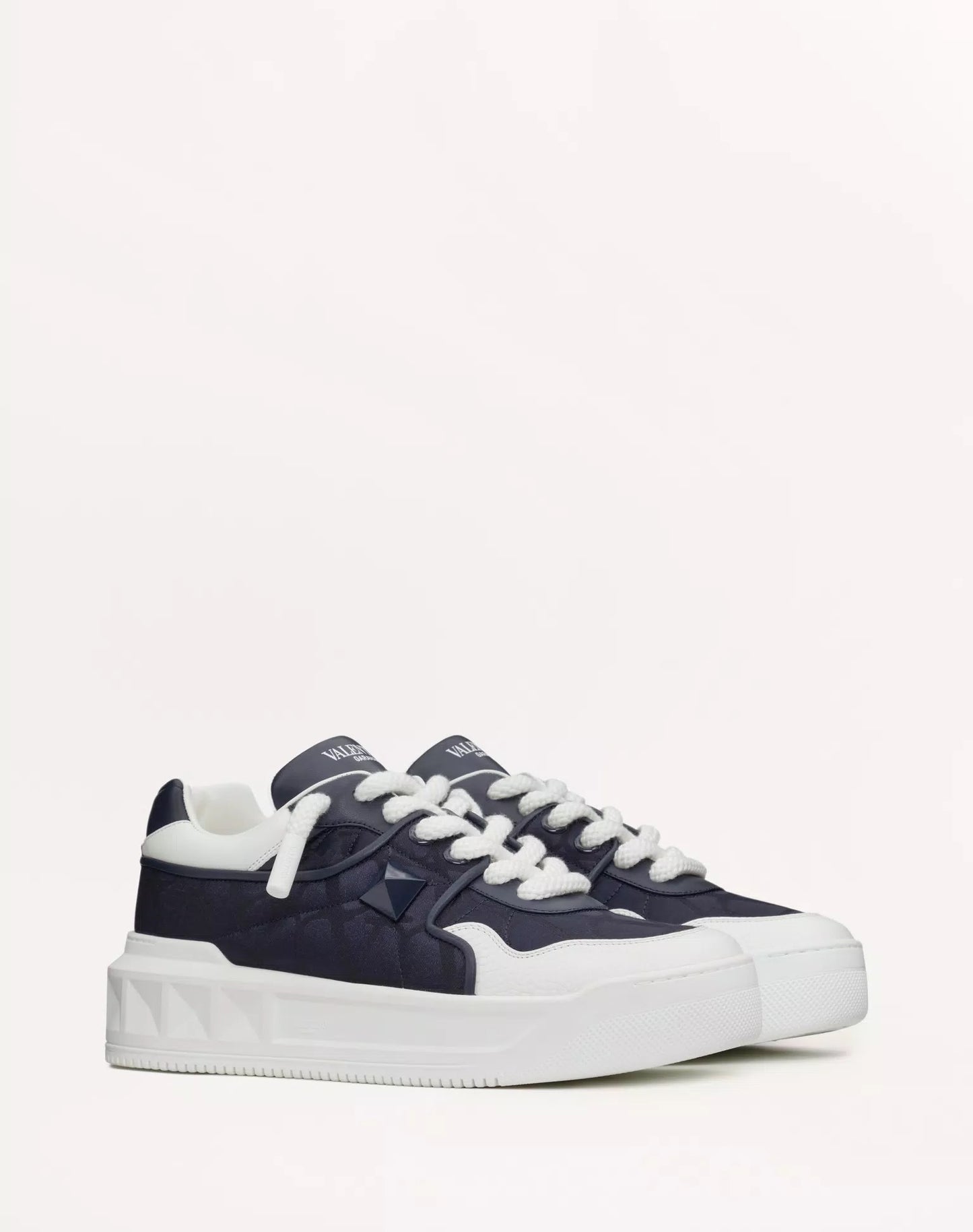 VLTN ONE STUD XL- BLUE WHITE