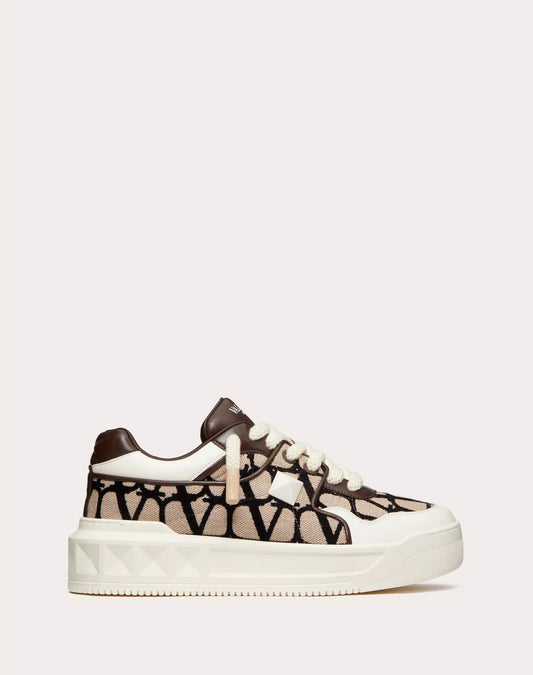 VLTN ONE STUD XL- BEIGE