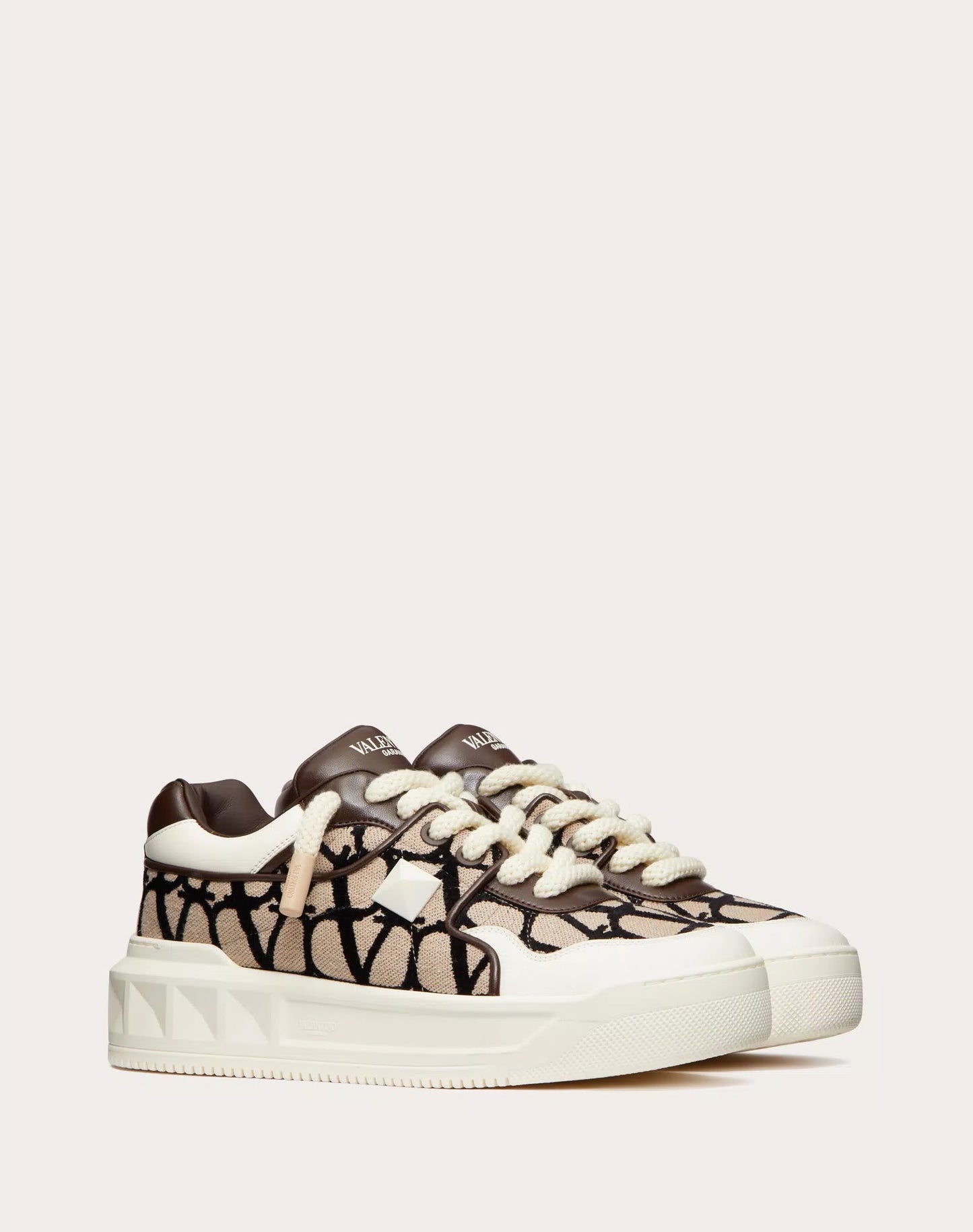 VLTN ONE STUD XL- BEIGE
