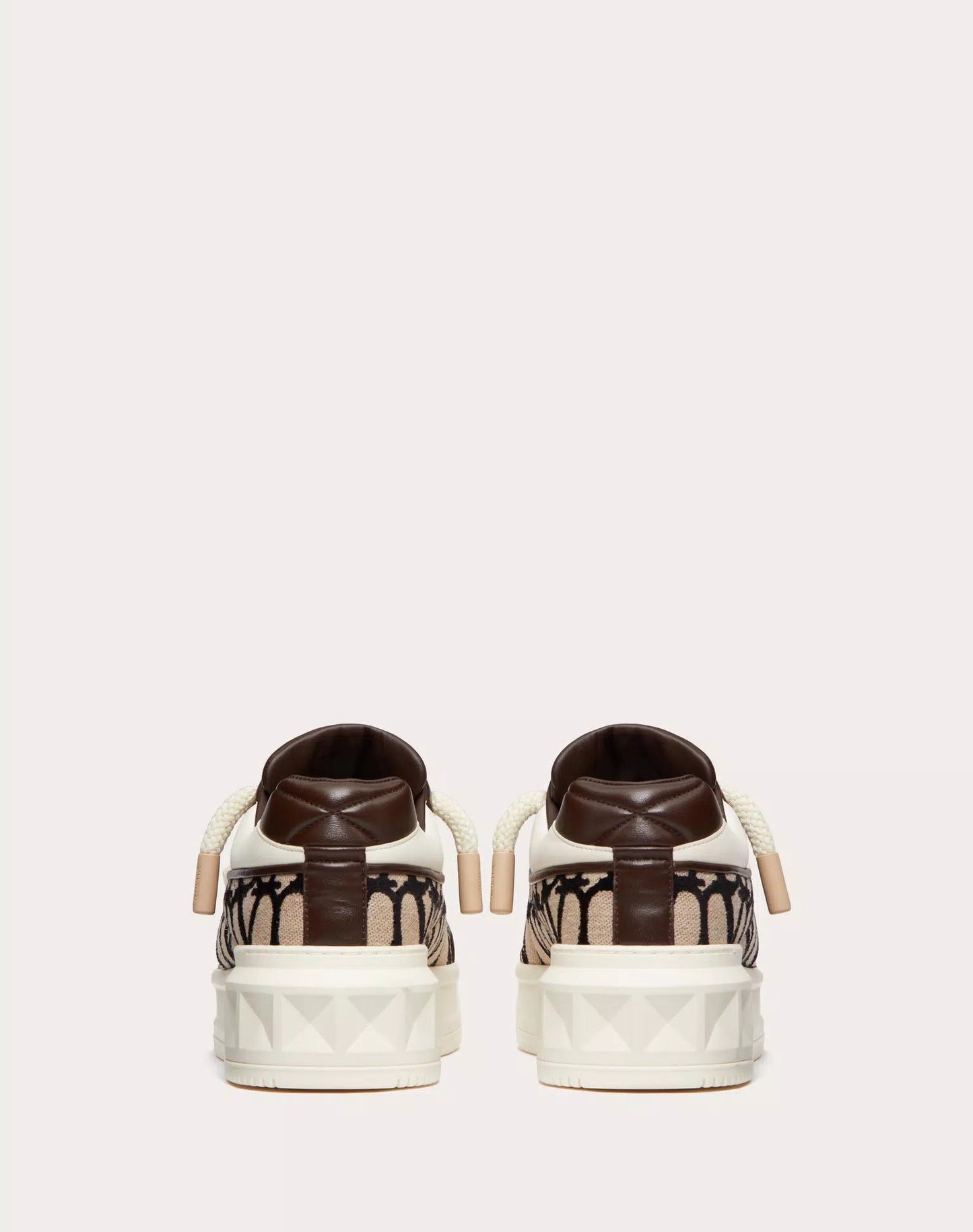 VLTN ONE STUD XL- BEIGE