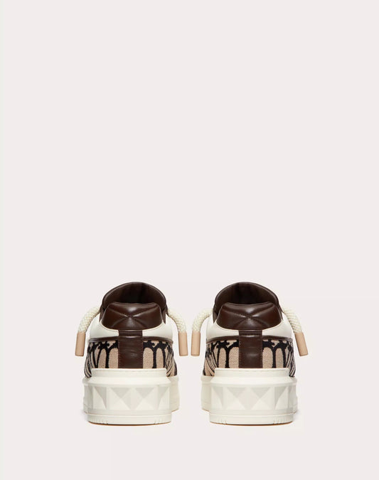 VLTN ONE STUD XL- BEIGE
