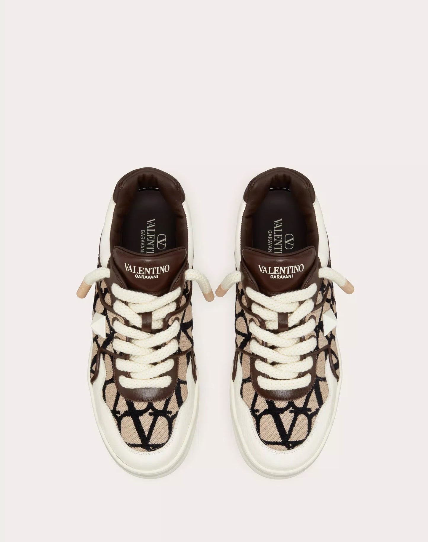 VLTN ONE STUD XL- BEIGE