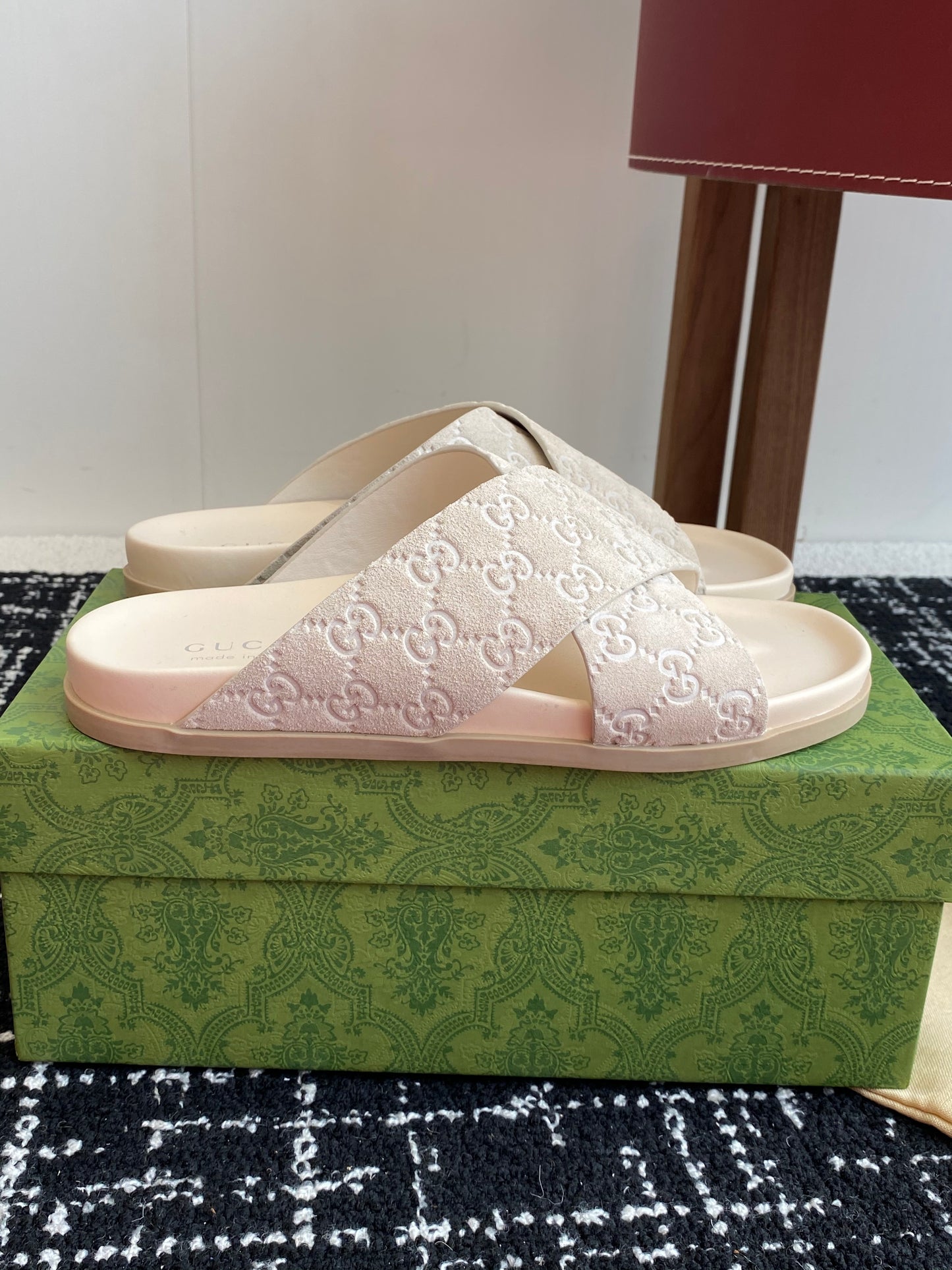 GUCCI SANDALS